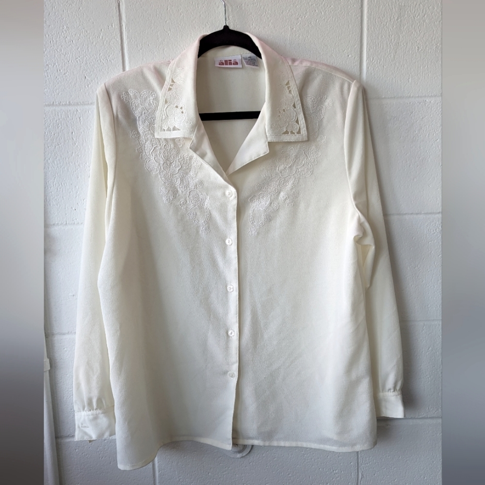 Beautiful vintage blouse - Size 14